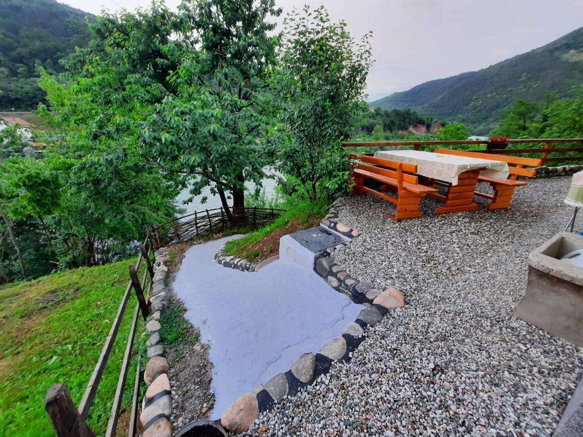 Apartmani Vila Na Drini ฟอชา ภายนอก รูปภาพ